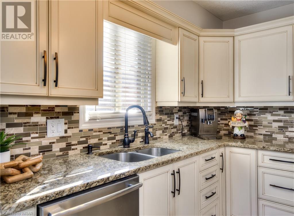 582 PINEROW Court Unit# B