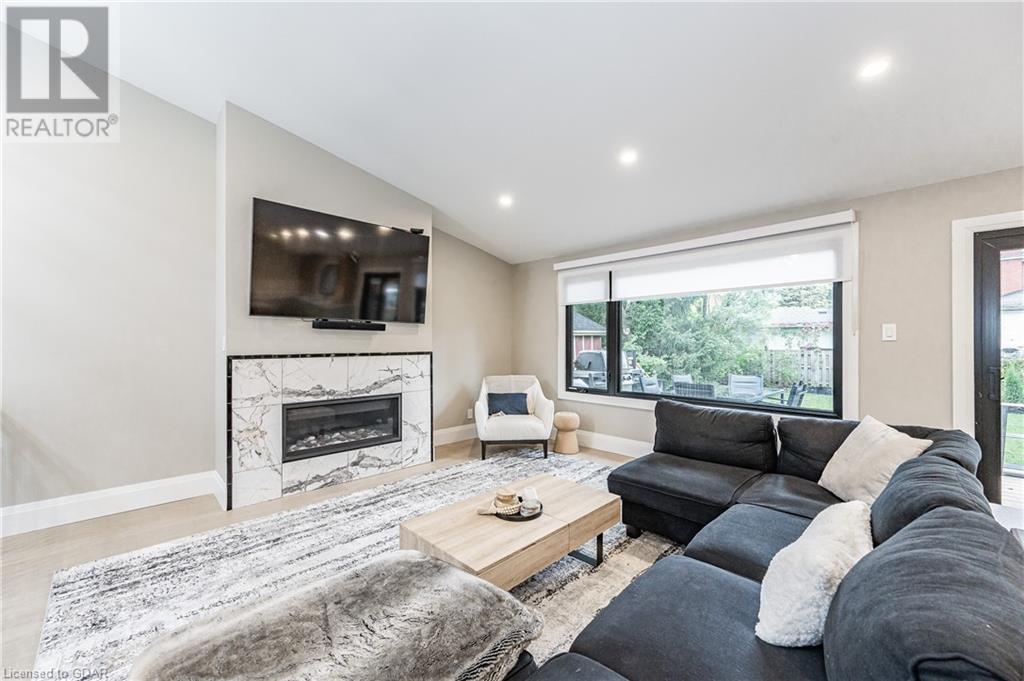 37 PEQUEGNAT Avenue
