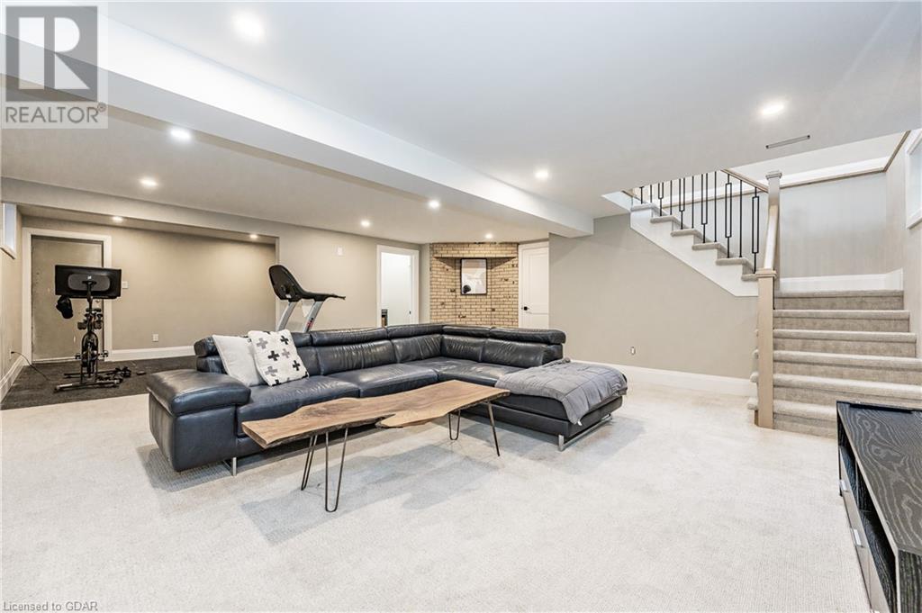 37 PEQUEGNAT Avenue