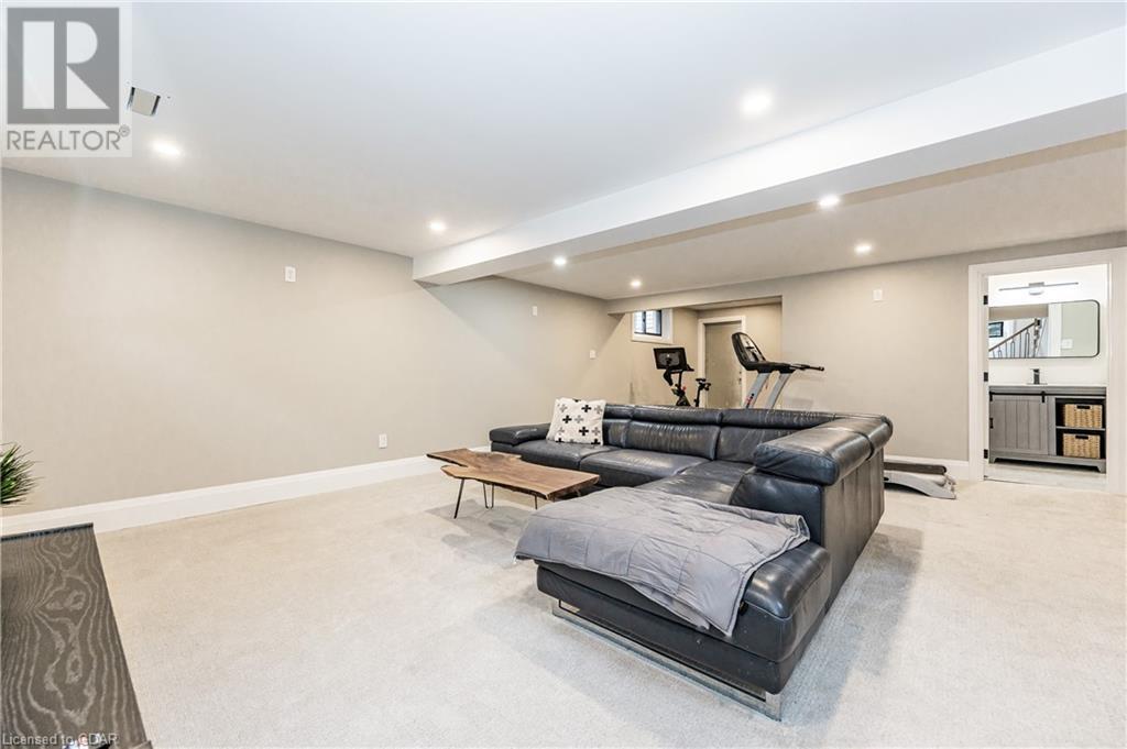 37 PEQUEGNAT Avenue