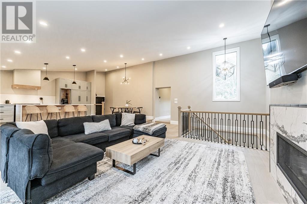 37 PEQUEGNAT Avenue