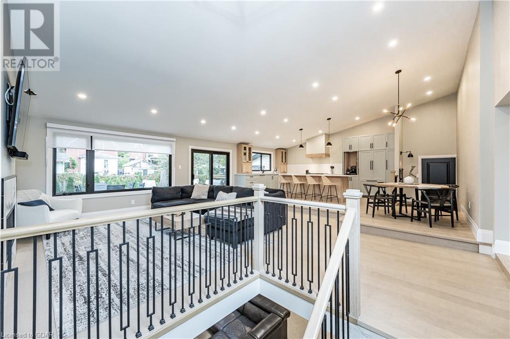 37 PEQUEGNAT Avenue