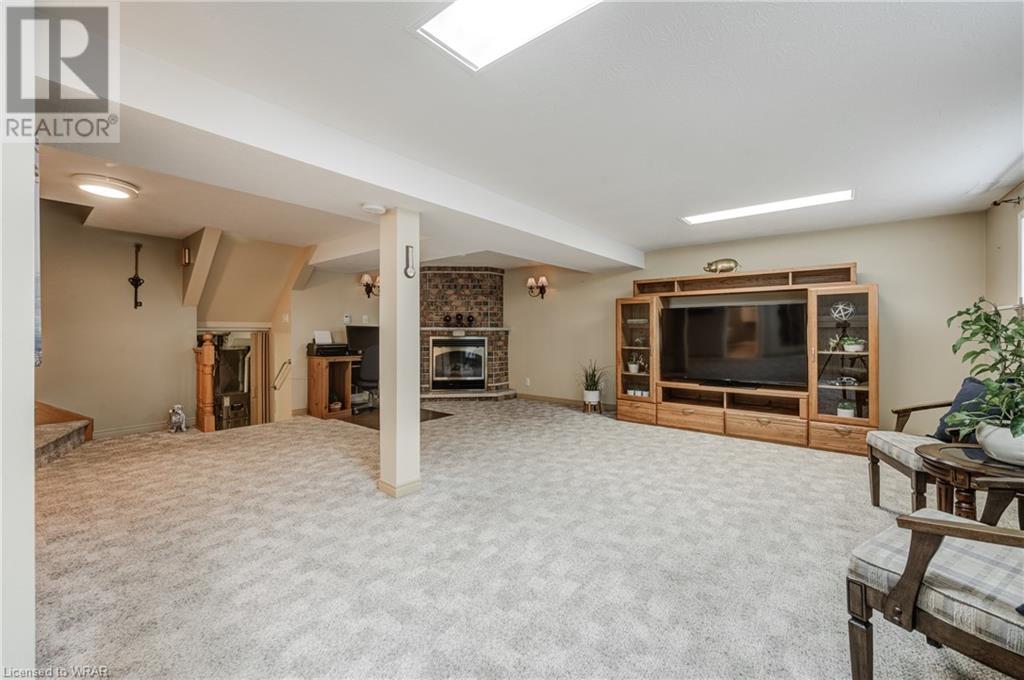 280 MACDONALD Drive