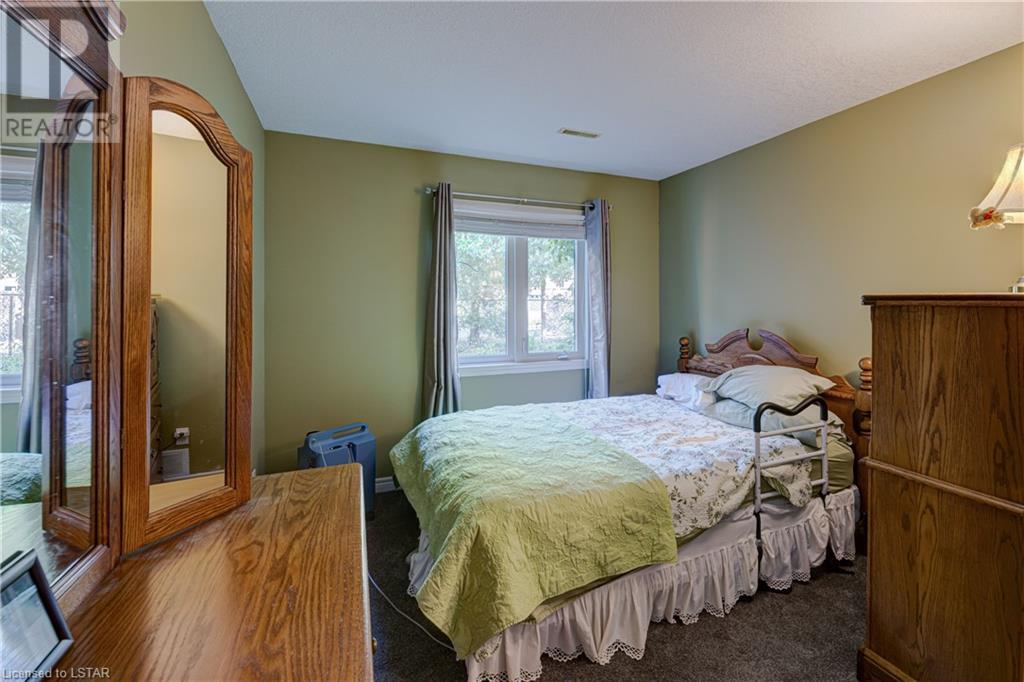 33 SYMPHONY Court