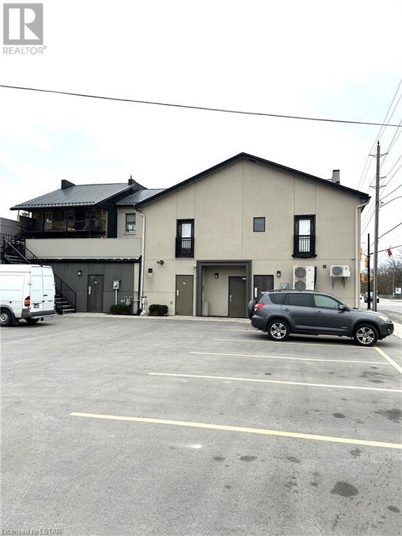 2 FRONT Street W