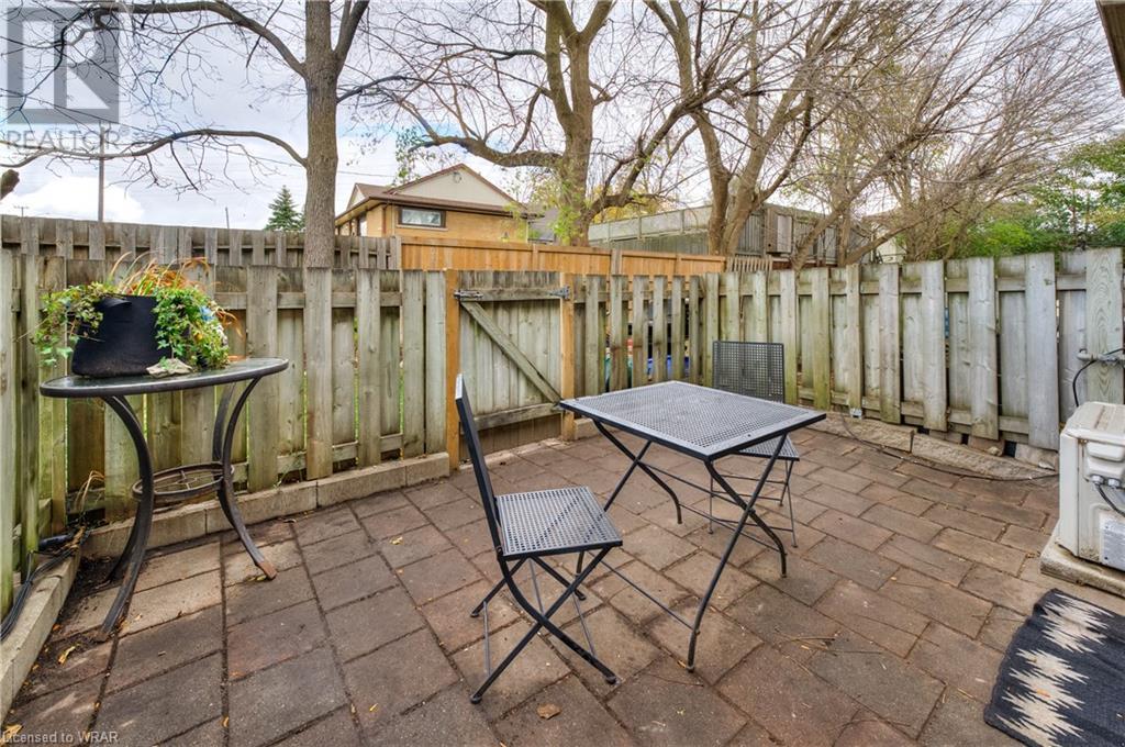 293 FAIRWAY Road N Unit# 21