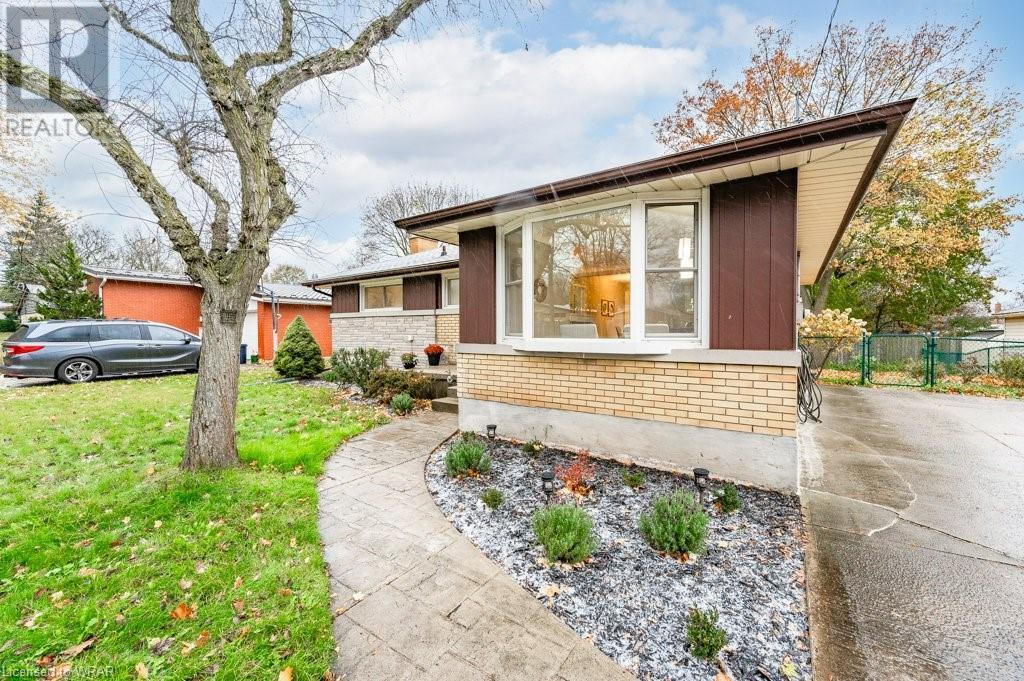 63 ELLIS Crescent S