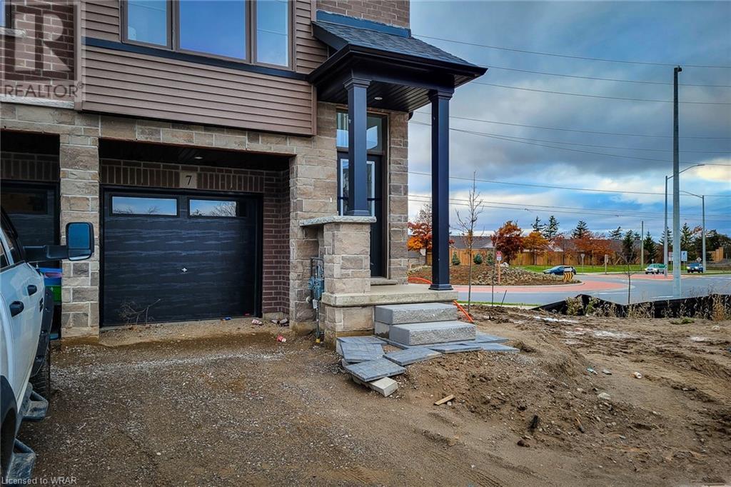 120 COURT Drive Unit# 7