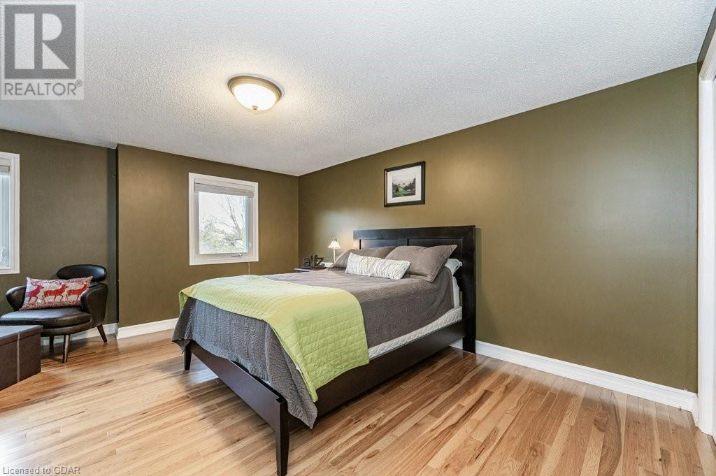 1 WOODLAND GLEN Drive