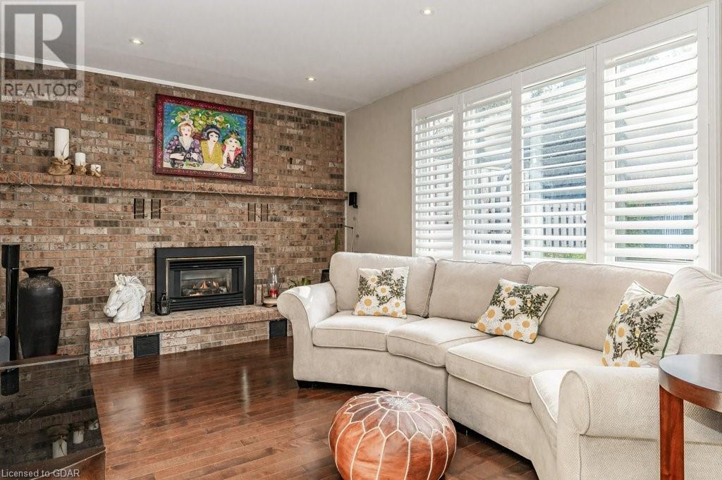 1 WOODLAND GLEN Drive
