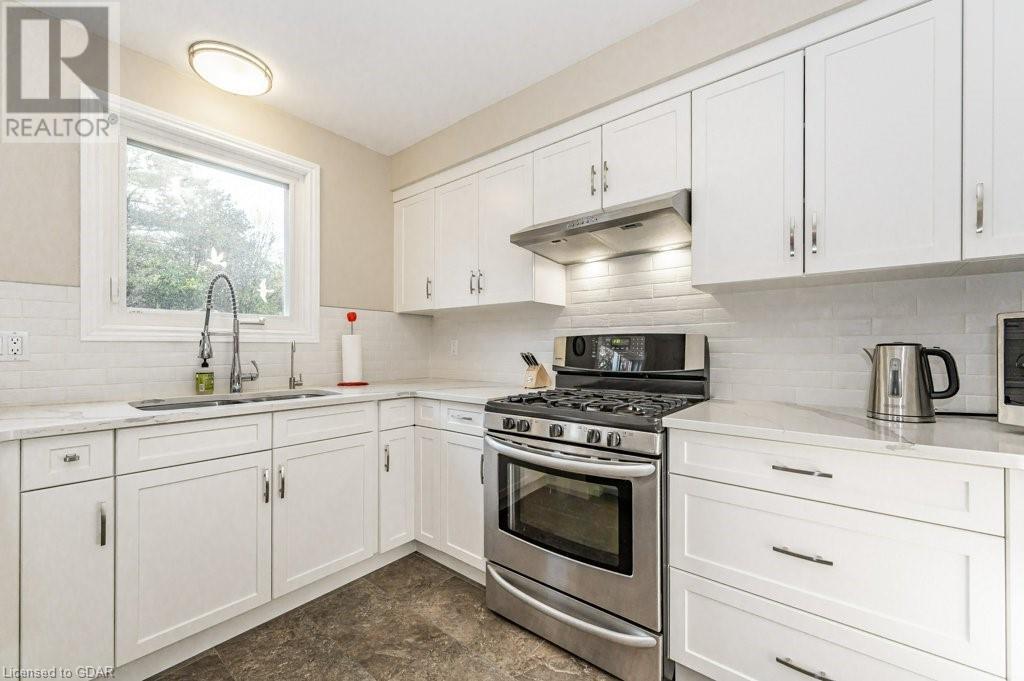 1 WOODLAND GLEN Drive