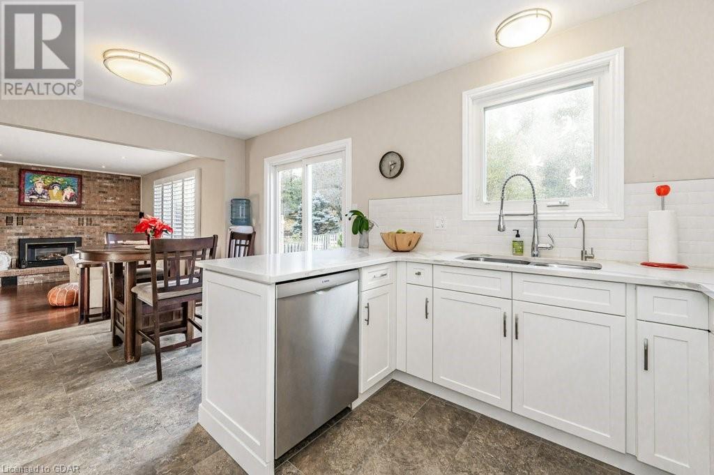 1 WOODLAND GLEN Drive