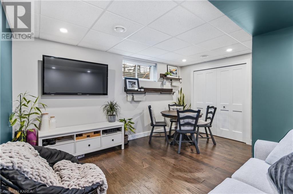 384 QUARRY POND Court