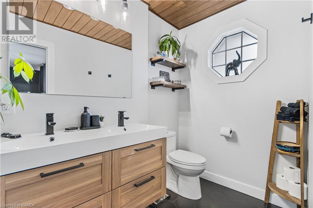 384 QUARRY POND Court
