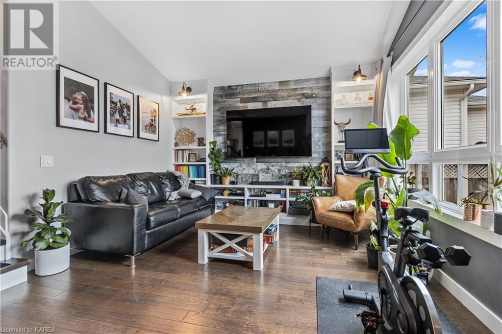 384 QUARRY POND Court