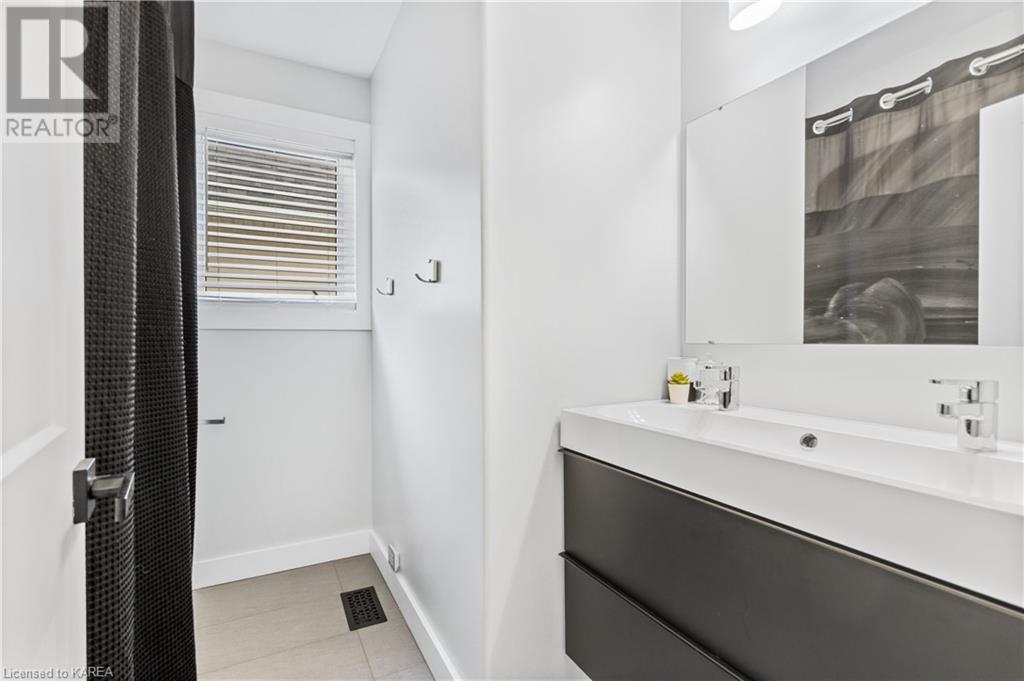 384 QUARRY POND Court