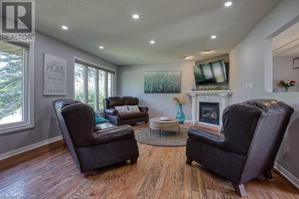 441 KING Street W