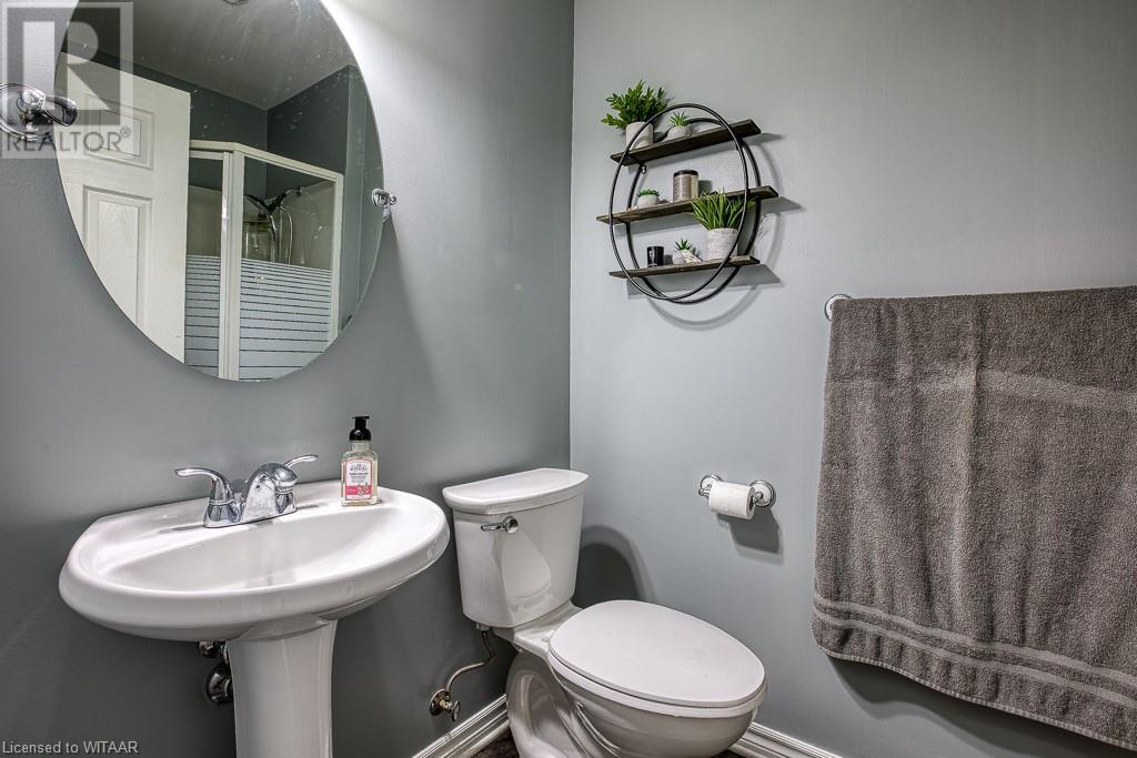 441 KING Street W