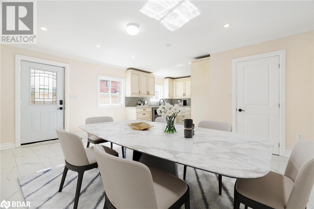 237 SIMCOE Street