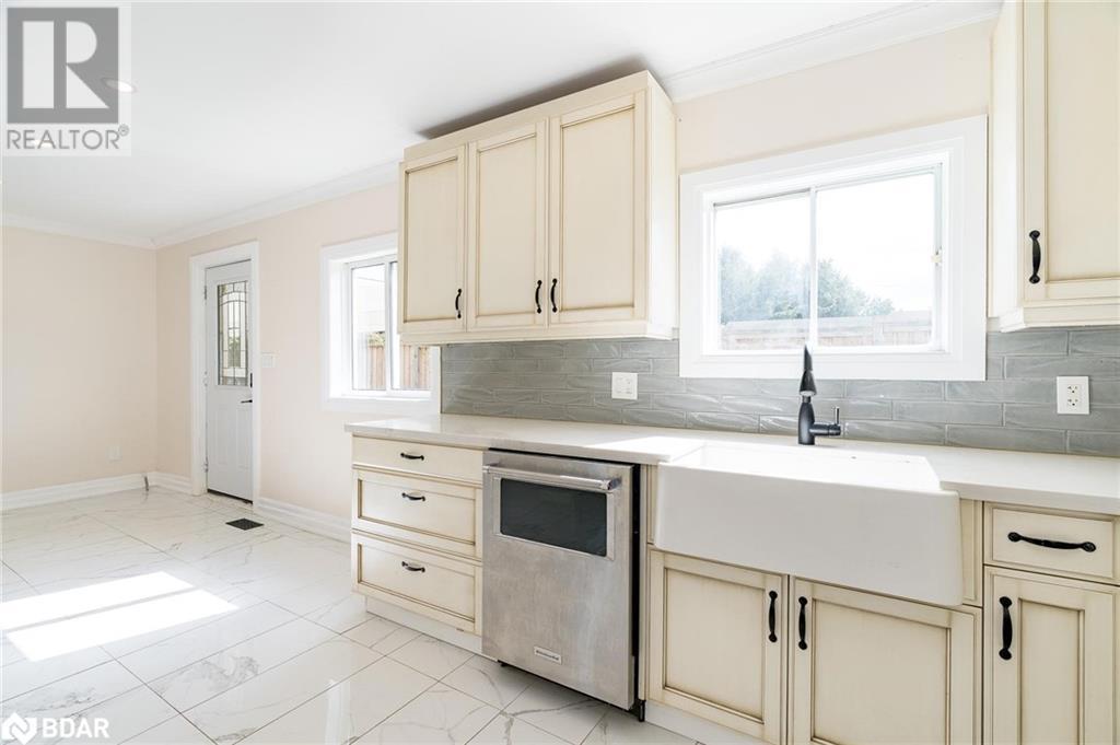 237 SIMCOE Street