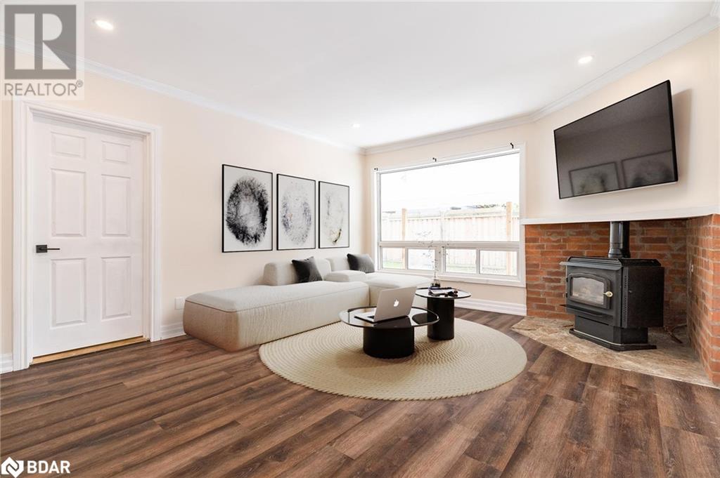 237 SIMCOE Street