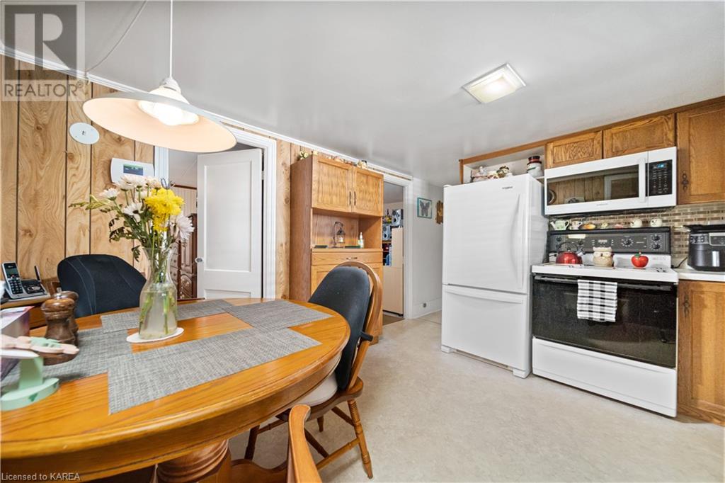 571 MACDONNELL Street