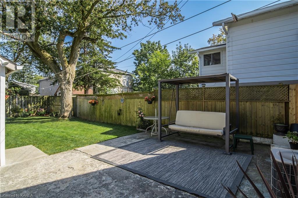 571 MACDONNELL Street