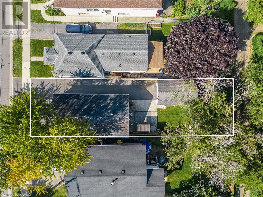 571 MACDONNELL Street