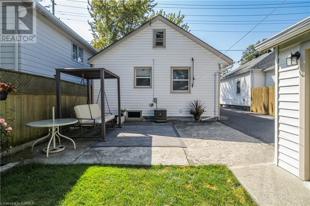571 MACDONNELL Street