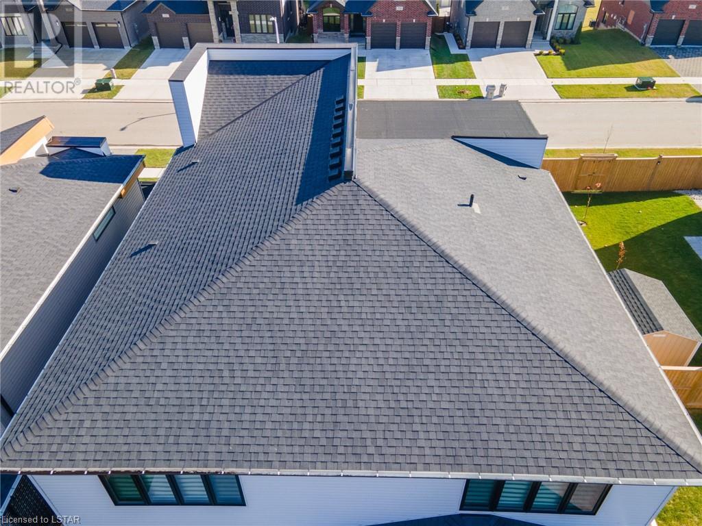 72 DAVENTRY Way