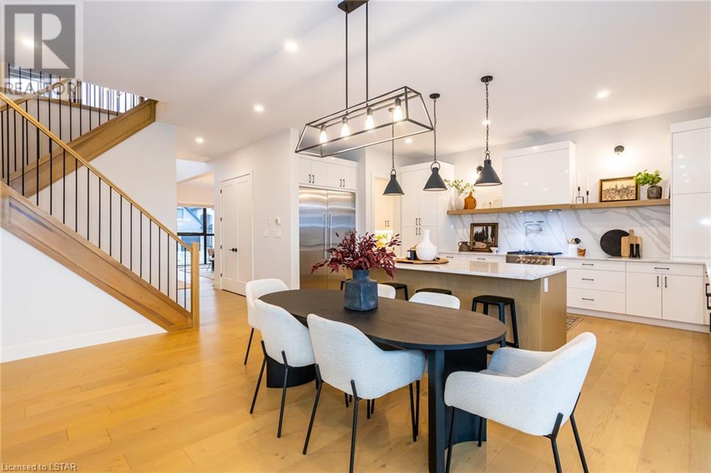 72 DAVENTRY Way
