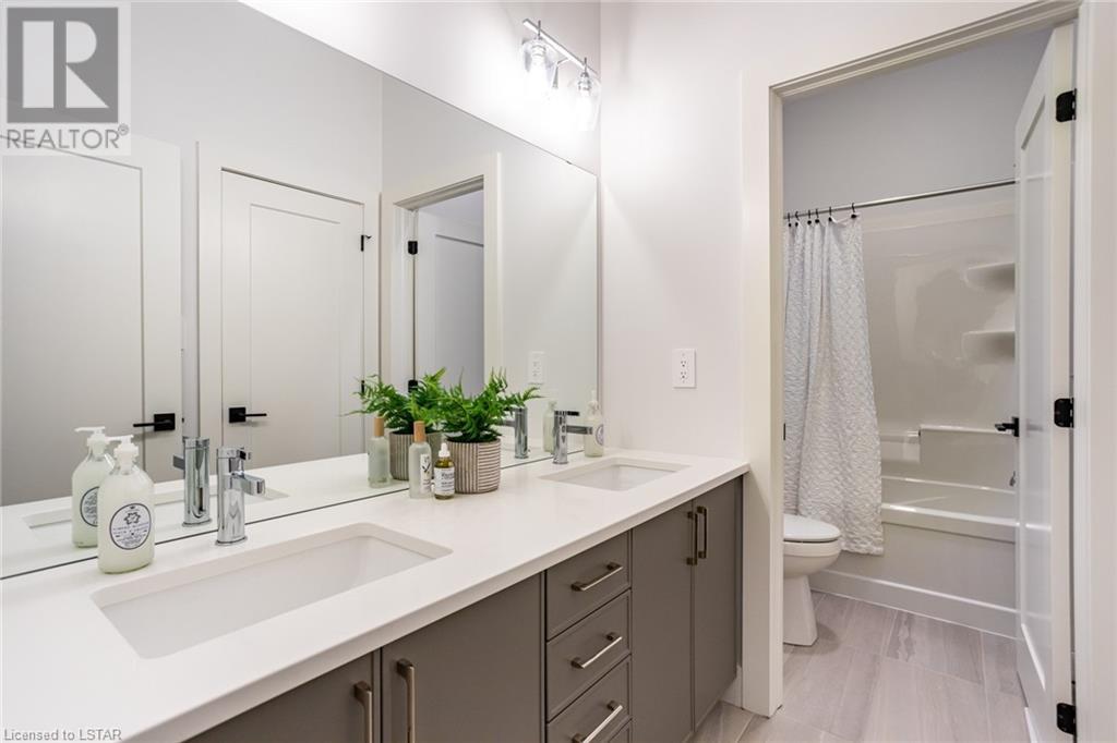 72 DAVENTRY Way