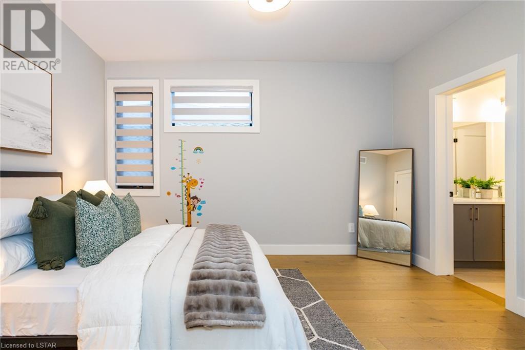 72 DAVENTRY Way