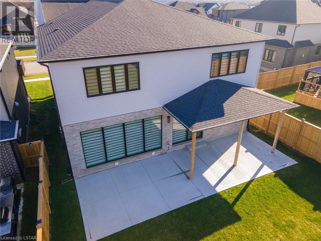 72 DAVENTRY Way