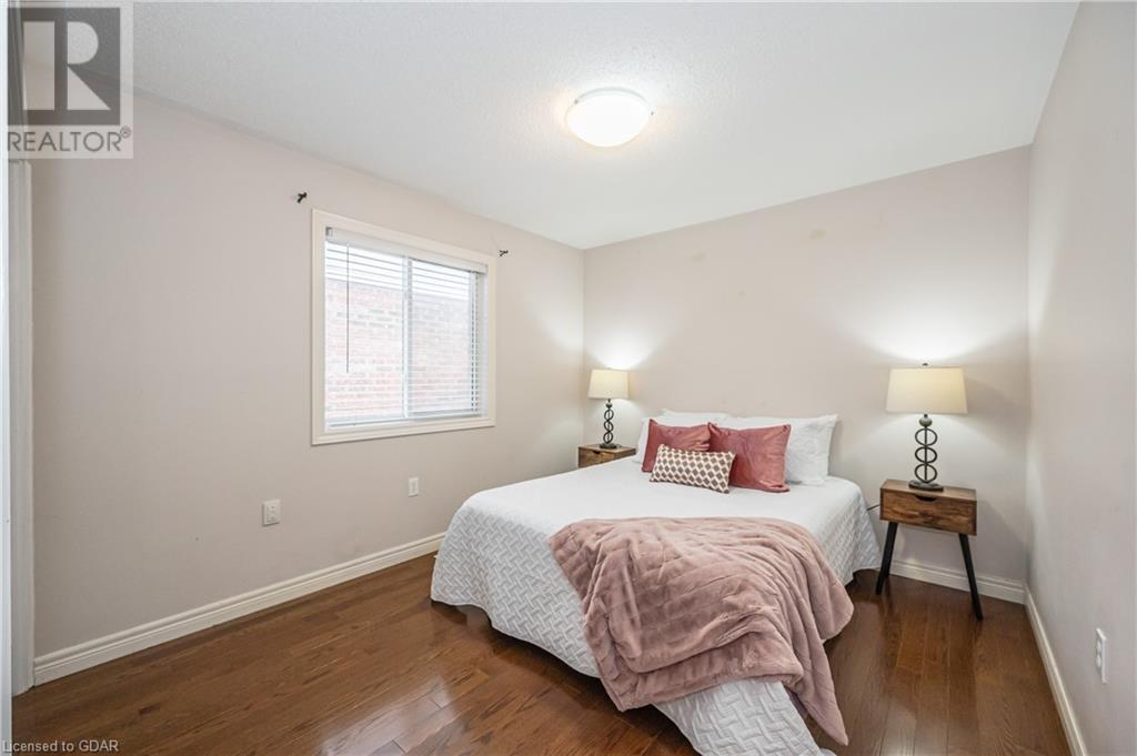 24 BEECHLAWN Boulevard