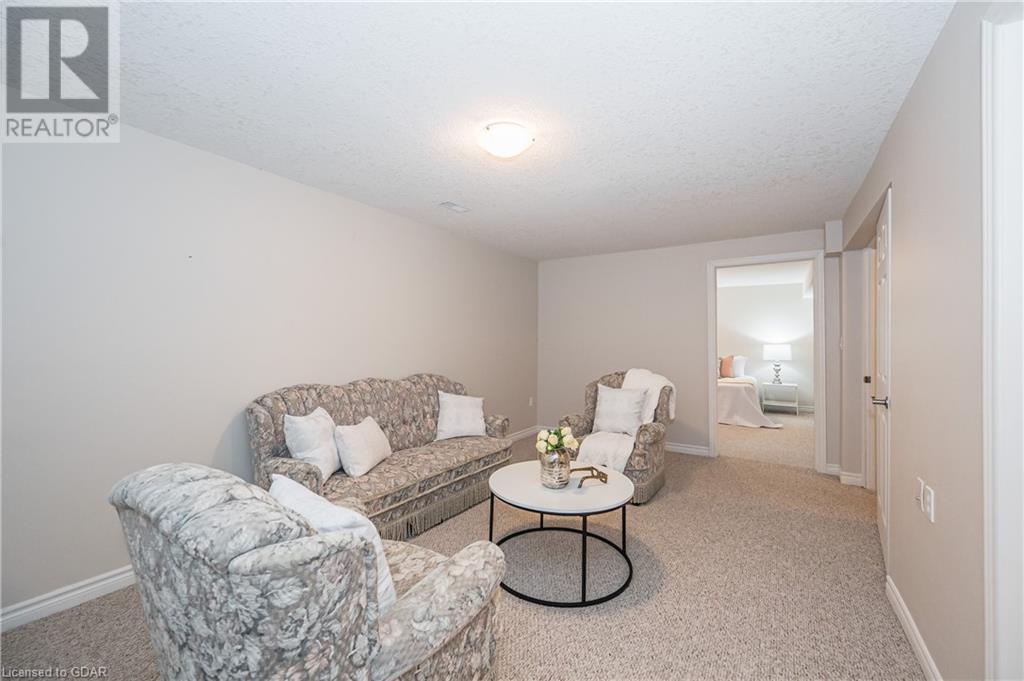 24 BEECHLAWN Boulevard