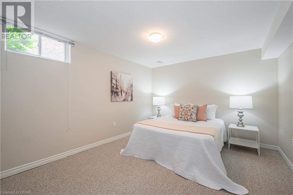 24 BEECHLAWN Boulevard