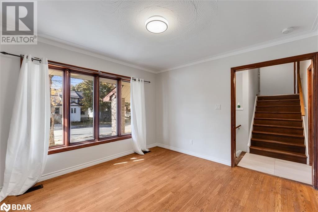60 ALBERT Street S