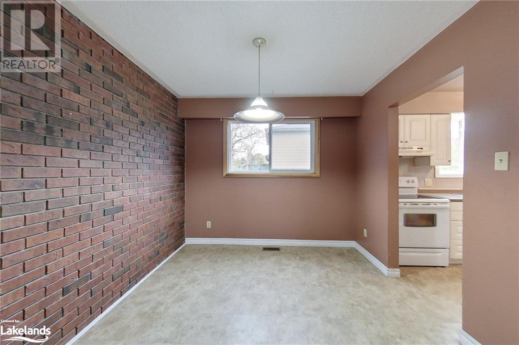 16 GIBBARD Crescent