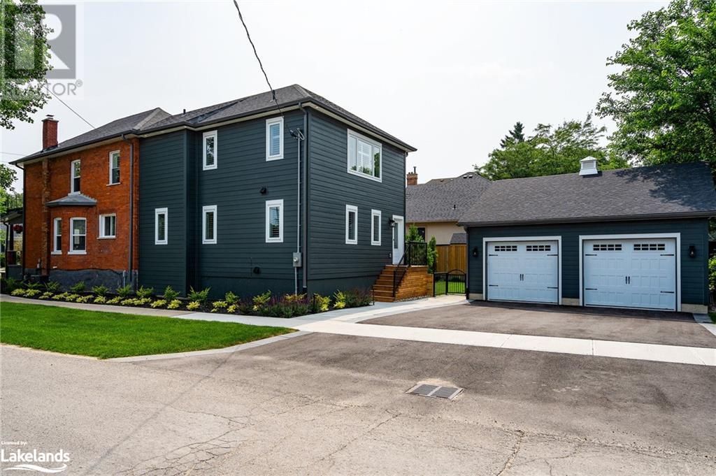 556 HURONTARIO Street