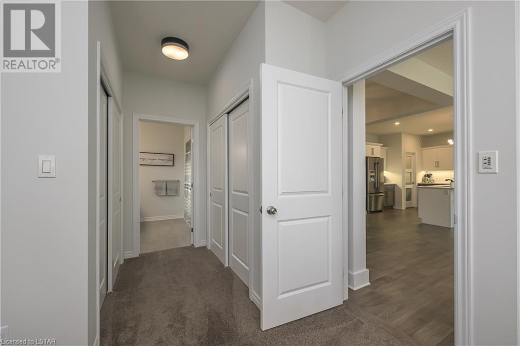43 WEIR Crescent