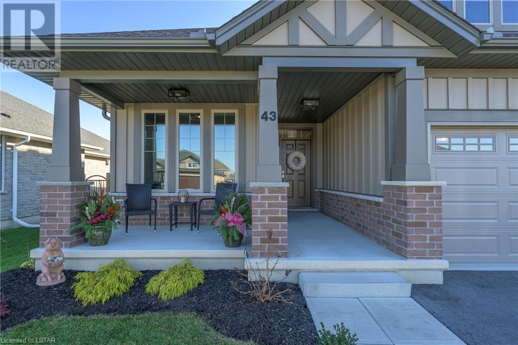 43 WEIR Crescent