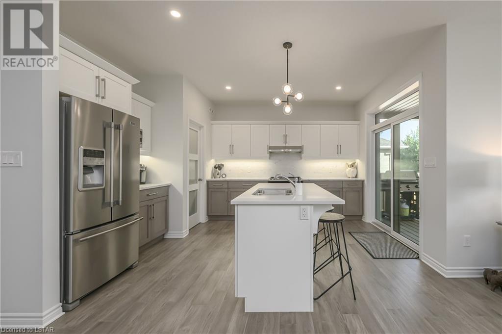 43 WEIR Crescent