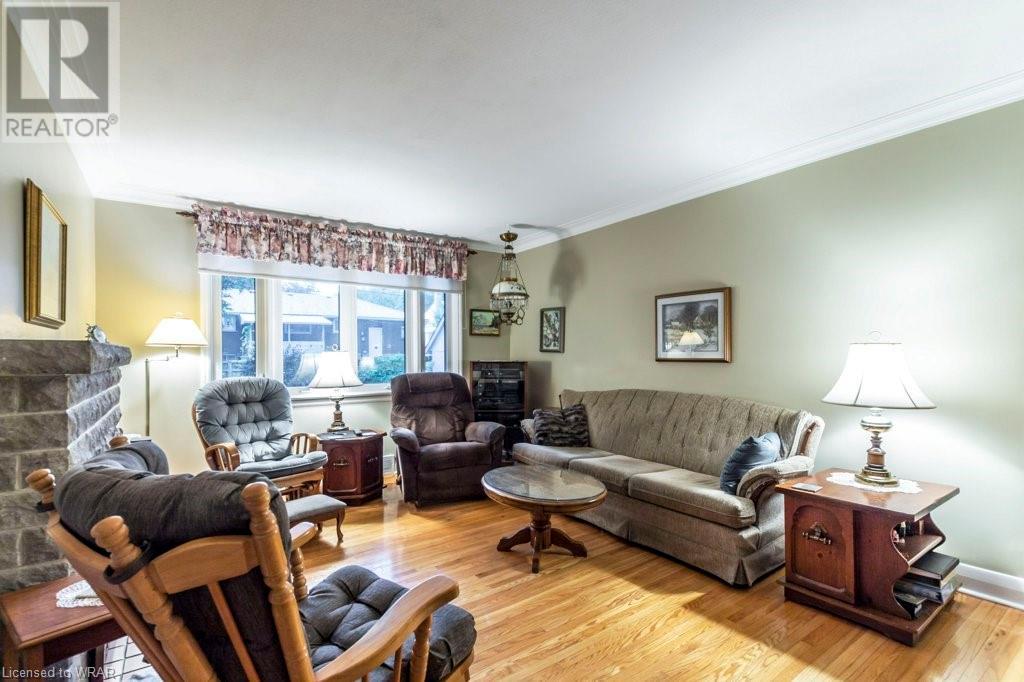 9 ALEXANDER Avenue
