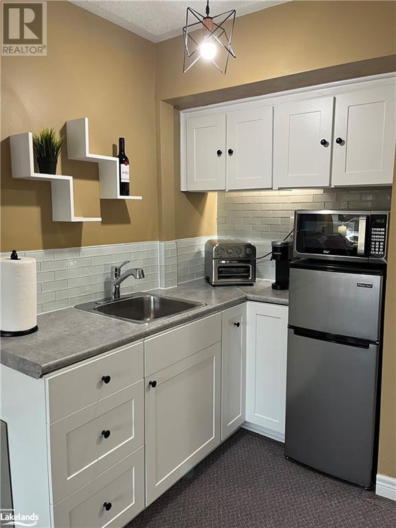 34 DAWSON Drive Unit# 825