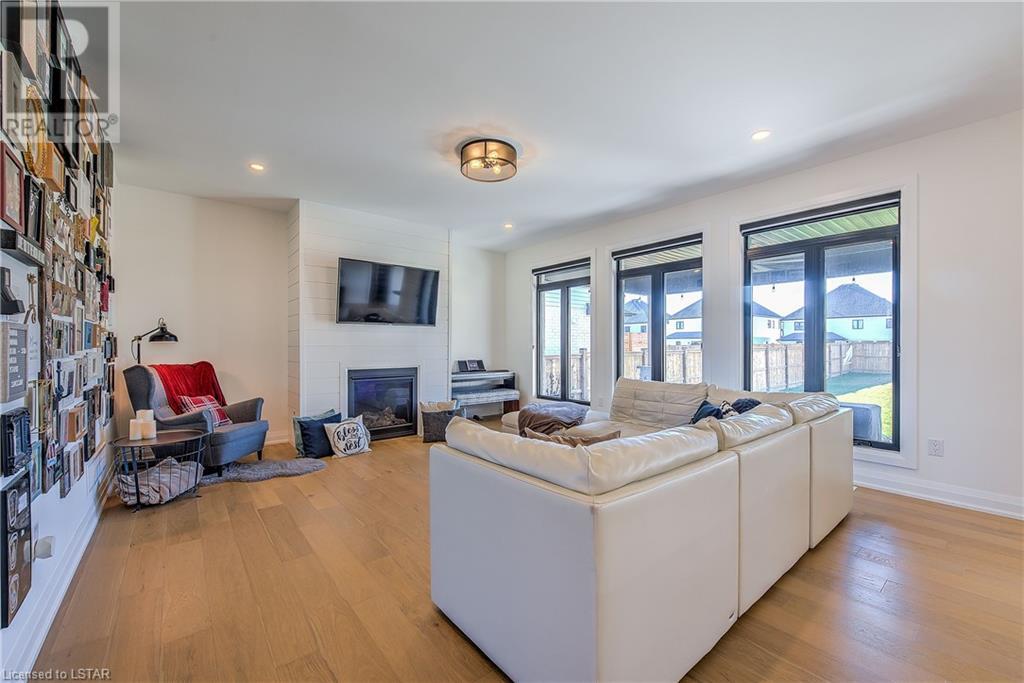 7147 SILVER CREEK Circle