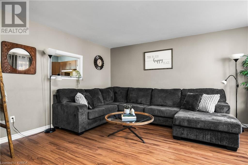16 ROSEMUND Crescent