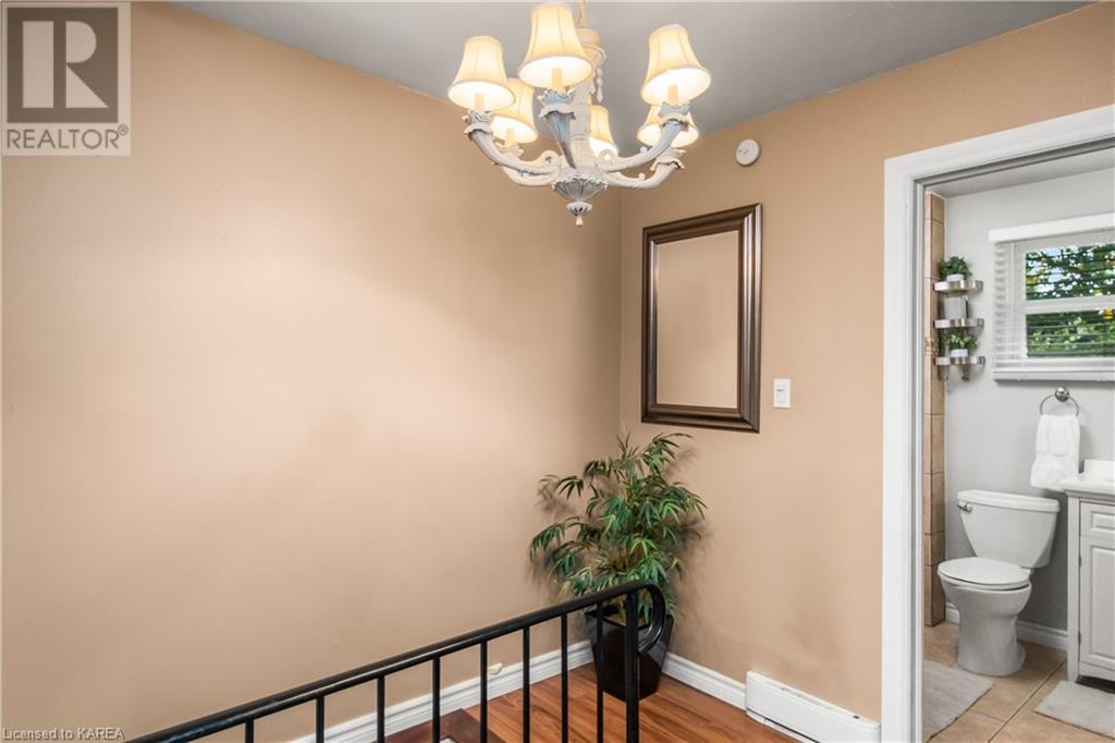 16 ROSEMUND Crescent