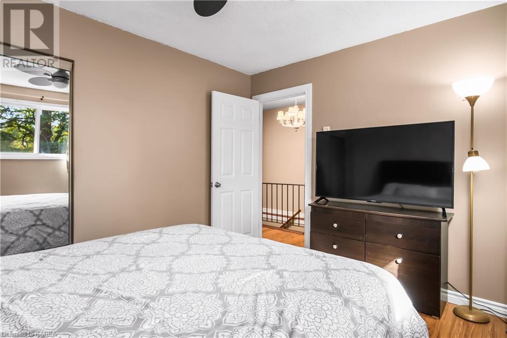 16 ROSEMUND Crescent