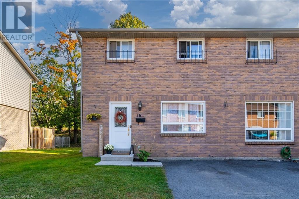 16 ROSEMUND Crescent